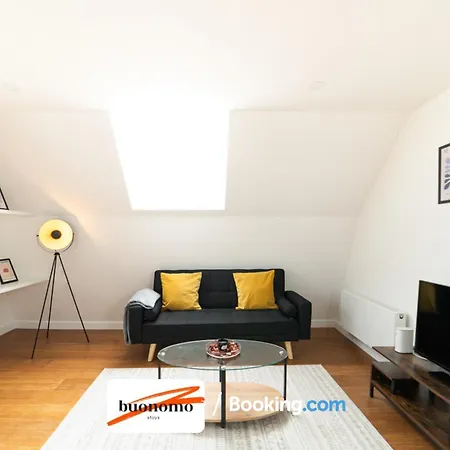Two Bedroom Apartment At Buonomo Stays Short Lets & Serviced Accommodation London Exterior photo