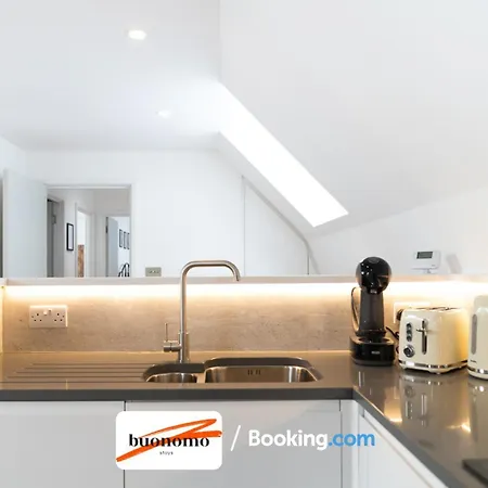 Two Bedroom Apartment At Buonomo Stays Short Lets & Serviced Accommodation London Exterior photo