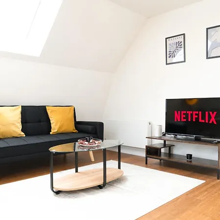Two Bedroom Apartment At Buonomo Stays Short Lets & Serviced Accommodation London Exterior photo