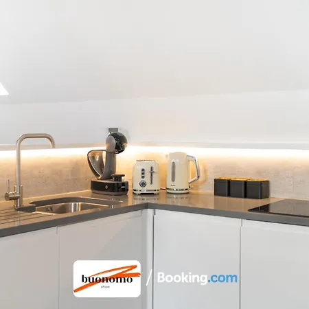 Two Bedroom Apartment At Buonomo Stays Short Lets & Serviced Accommodation London Exterior photo
