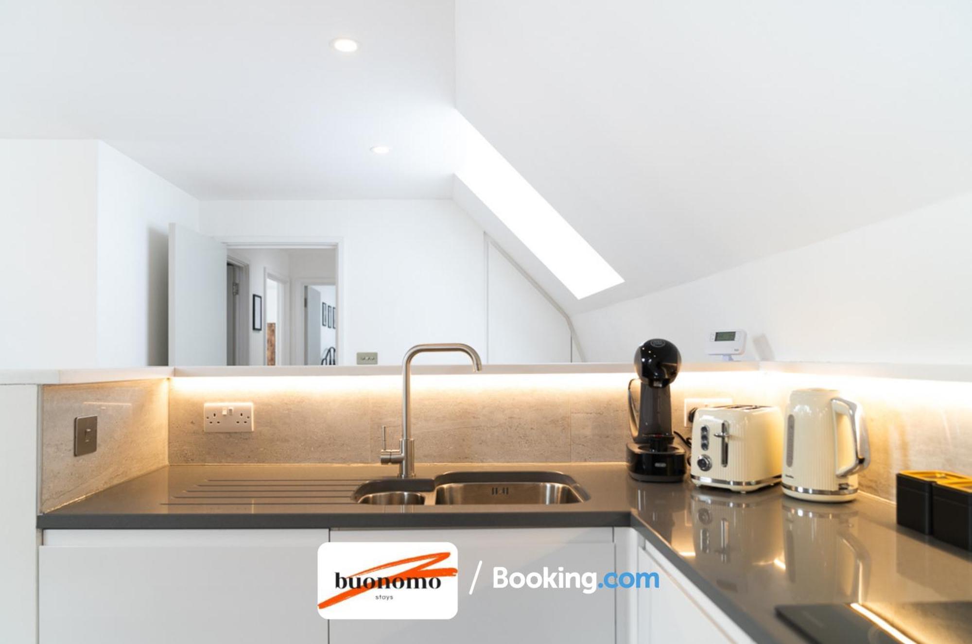 Two Bedroom At Buonomo Short Lets & Serviced Appartamento Londra