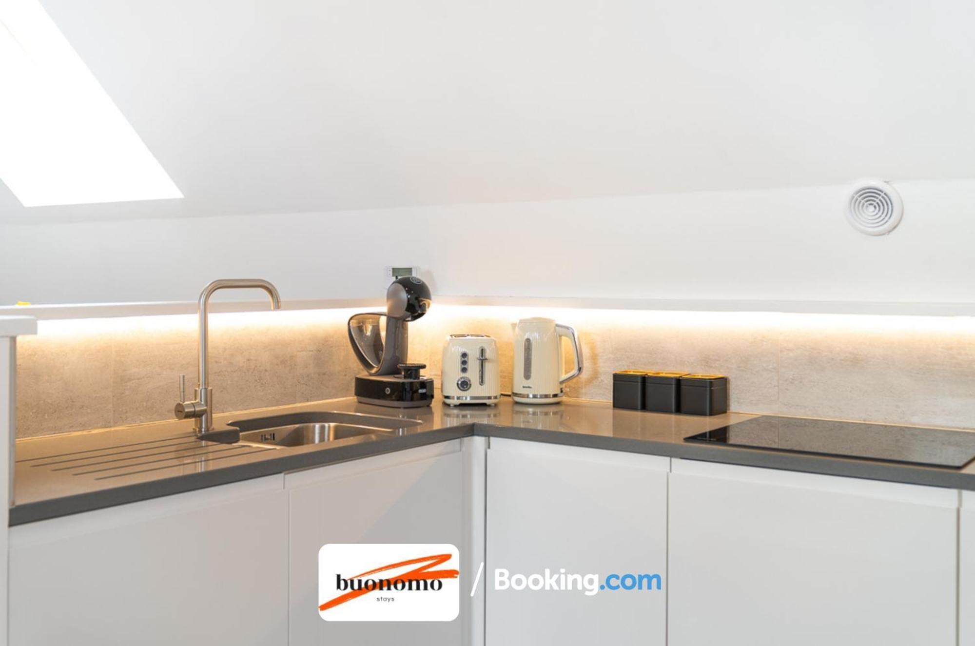 Two Bedroom At Buonomo Short Lets & Serviced Londra