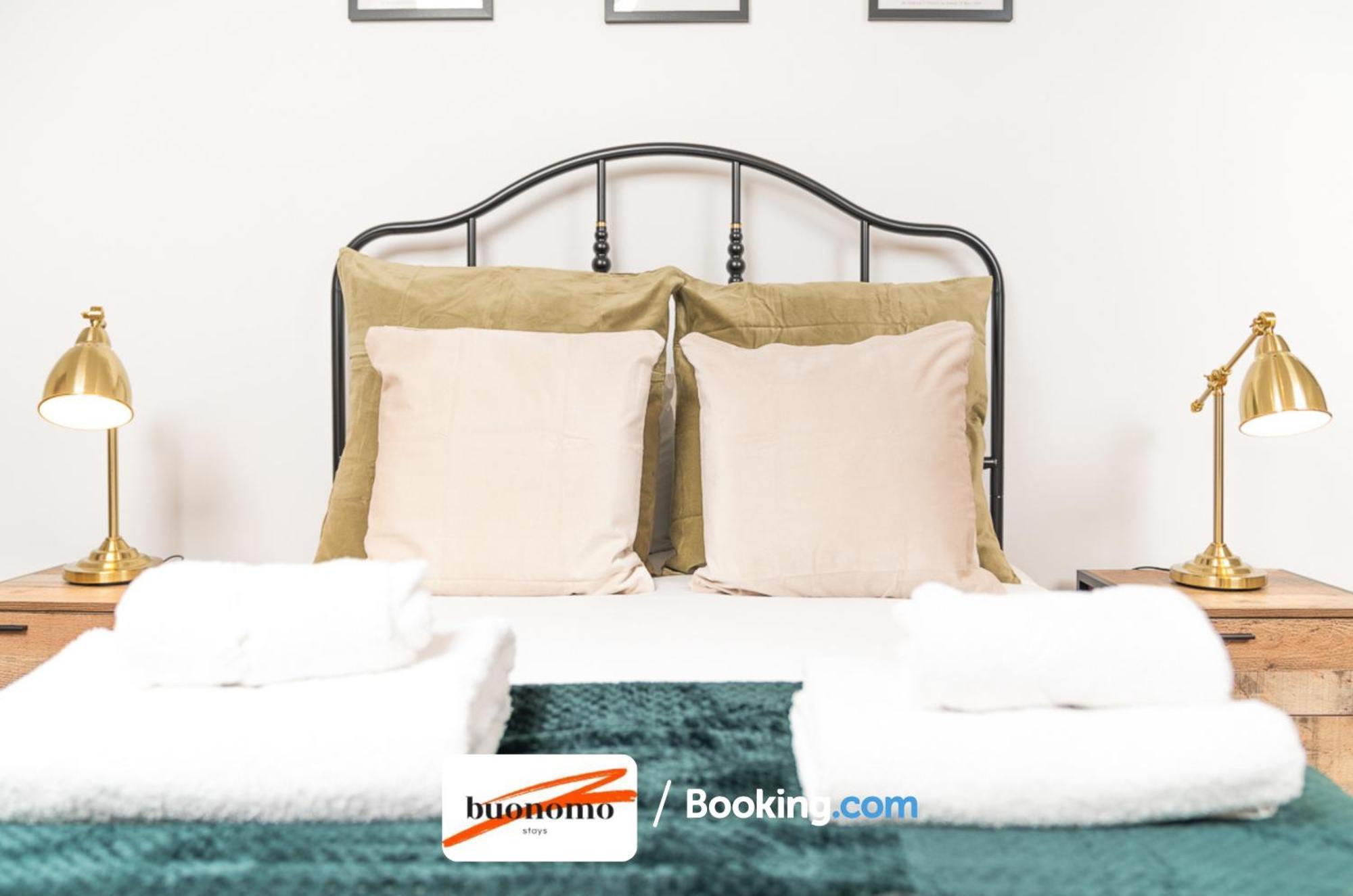 Two Bedroom At Buonomo Short Lets & Serviced * Londra